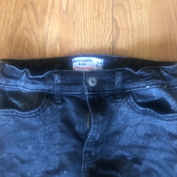 Jeans - Picture 2 of 3